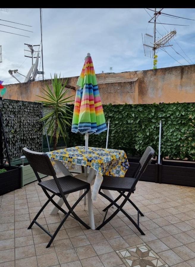 Terrazza Del Santo 2,0 - La Terrazza Nel Cuore Di Napoli Luaran gambar